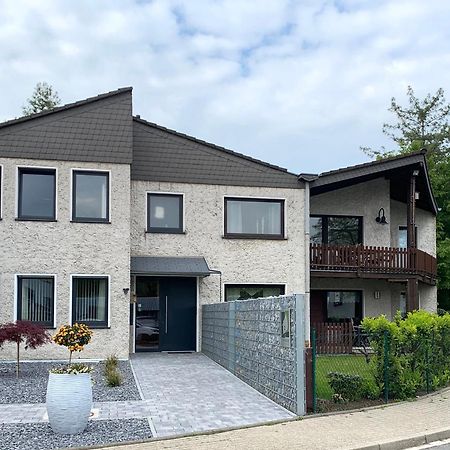 Besotel Erkrath- Schicke Fewo Oder Apartments Zentral Naehe Bahnhof Und Autobahn Im Neandertal Mit Glasfaser Wlan Und Freies Parken Eksteriør bilde