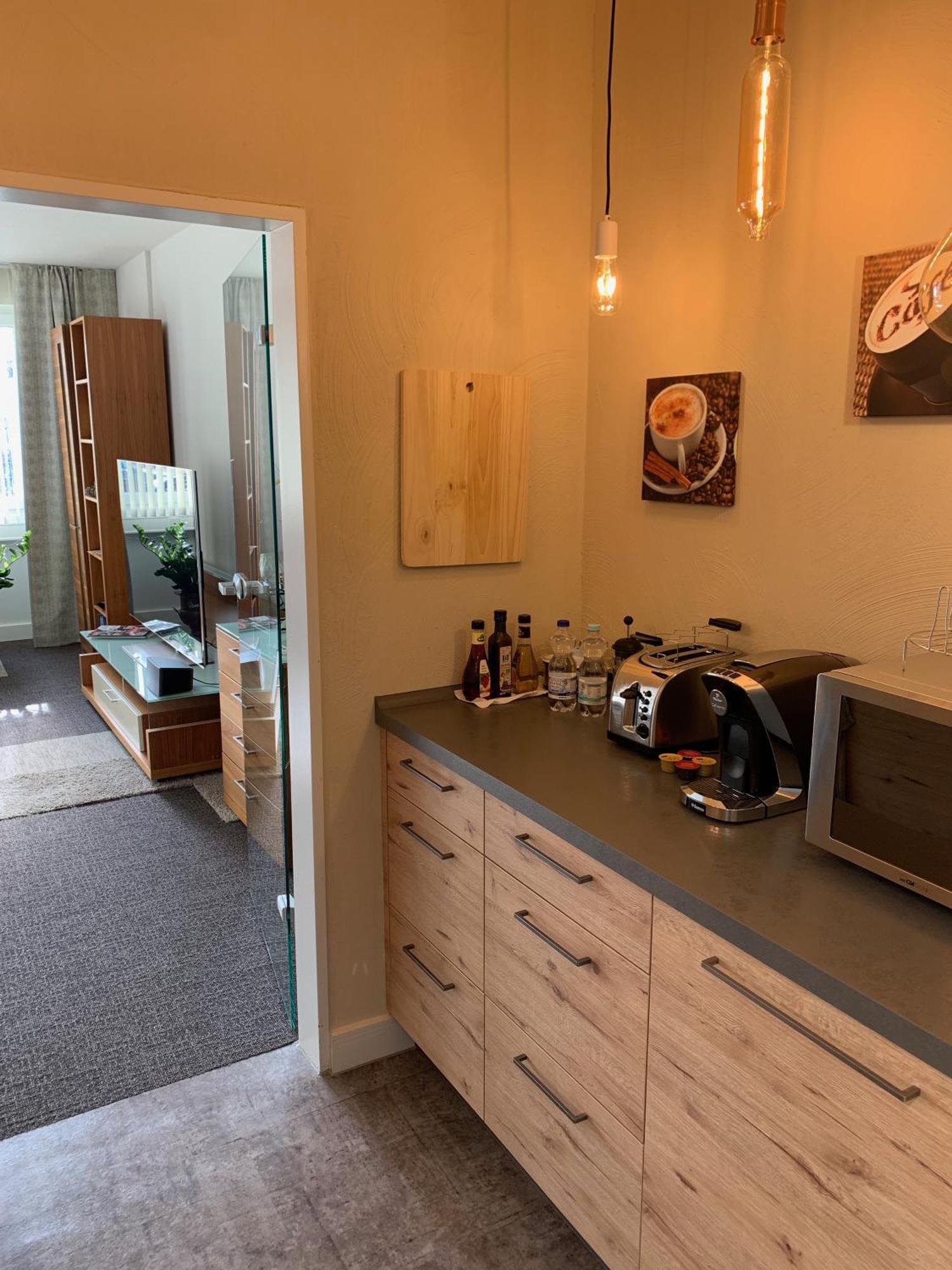 Besotel Erkrath- Schicke Fewo Oder Apartments Zentral Naehe Bahnhof Und Autobahn Im Neandertal Mit Glasfaser Wlan Und Freies Parken Eksteriør bilde