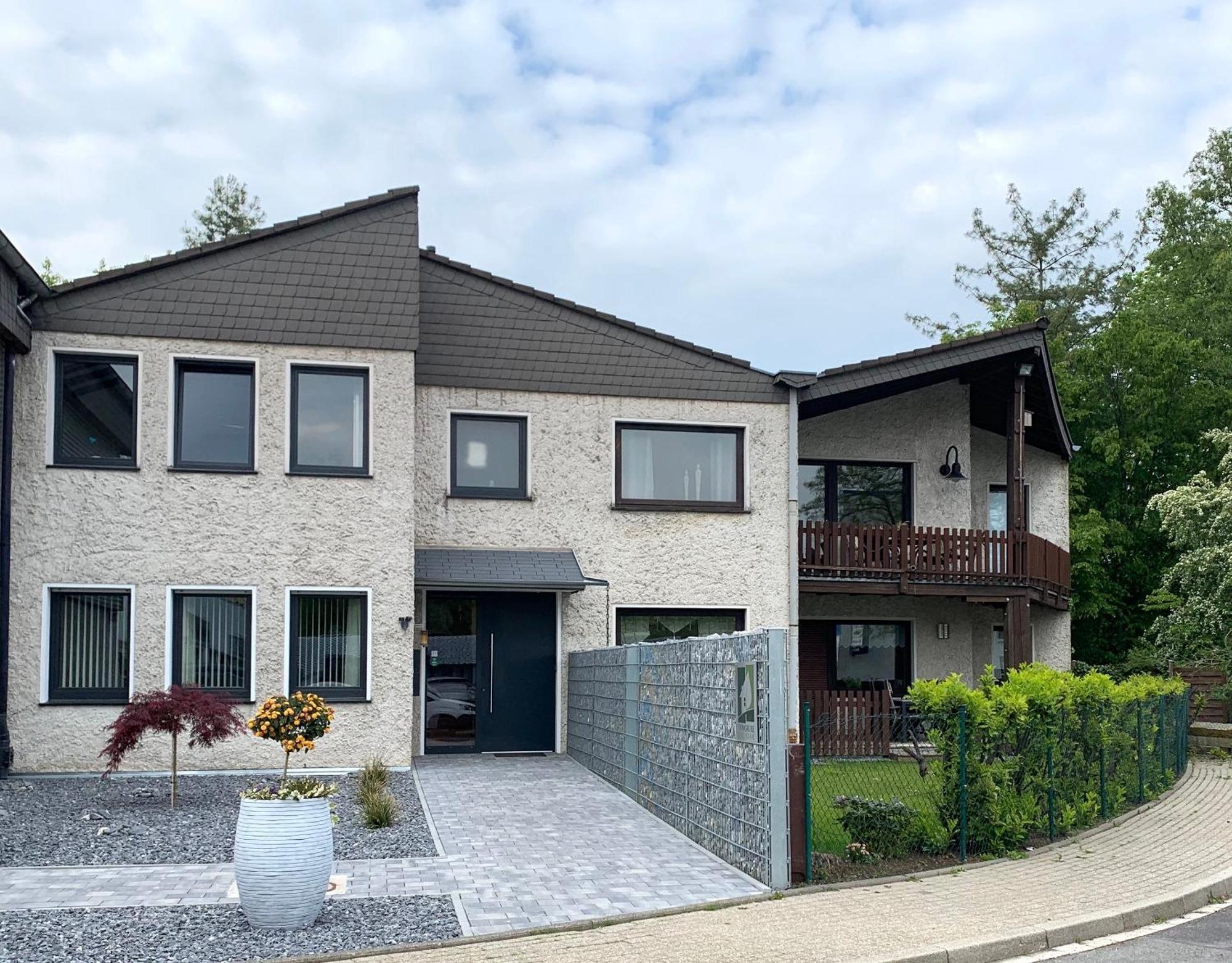 Besotel Erkrath- Schicke Fewo Oder Apartments Zentral Naehe Bahnhof Und Autobahn Im Neandertal Mit Glasfaser Wlan Und Freies Parken Eksteriør bilde