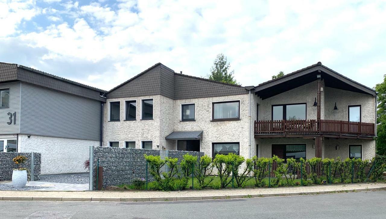 Besotel Erkrath- Schicke Fewo Oder Apartments Zentral Naehe Bahnhof Und Autobahn Im Neandertal Mit Glasfaser Wlan Und Freies Parken Eksteriør bilde