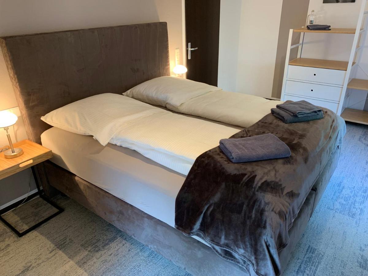 Besotel Erkrath- Schicke Fewo Oder Apartments Zentral Naehe Bahnhof Und Autobahn Im Neandertal Mit Glasfaser Wlan Und Freies Parken Eksteriør bilde